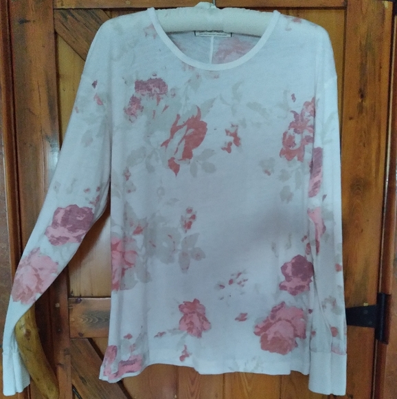 Arielle Ivory Floral Print Long Sleeve Top - Picture 5 of 11